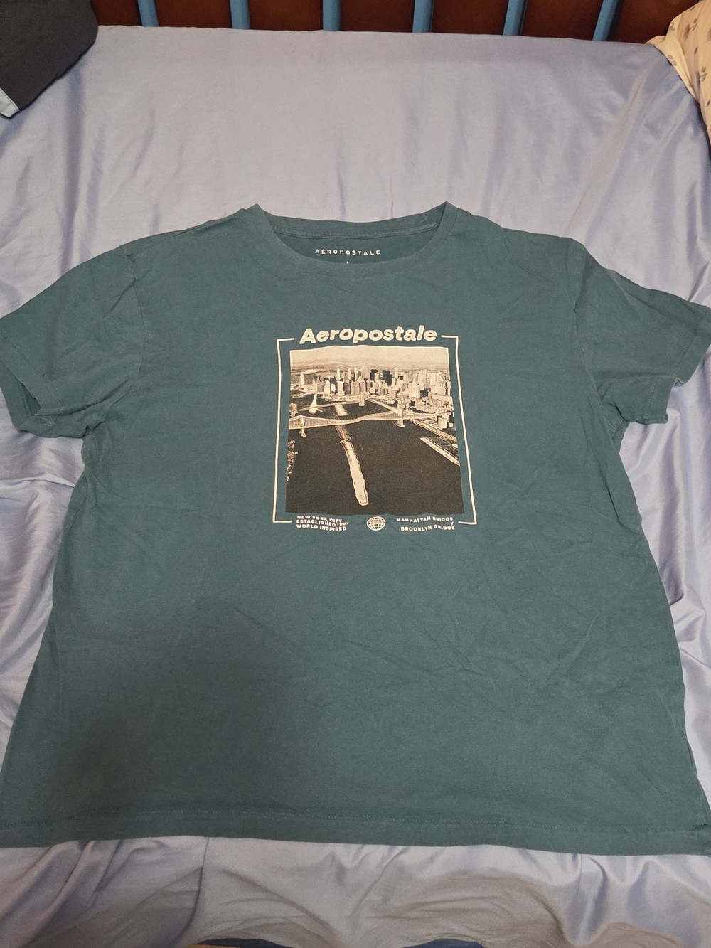 Aeropostale Teal Green Short Sleeve Tee with New York City Graphic Size Large
